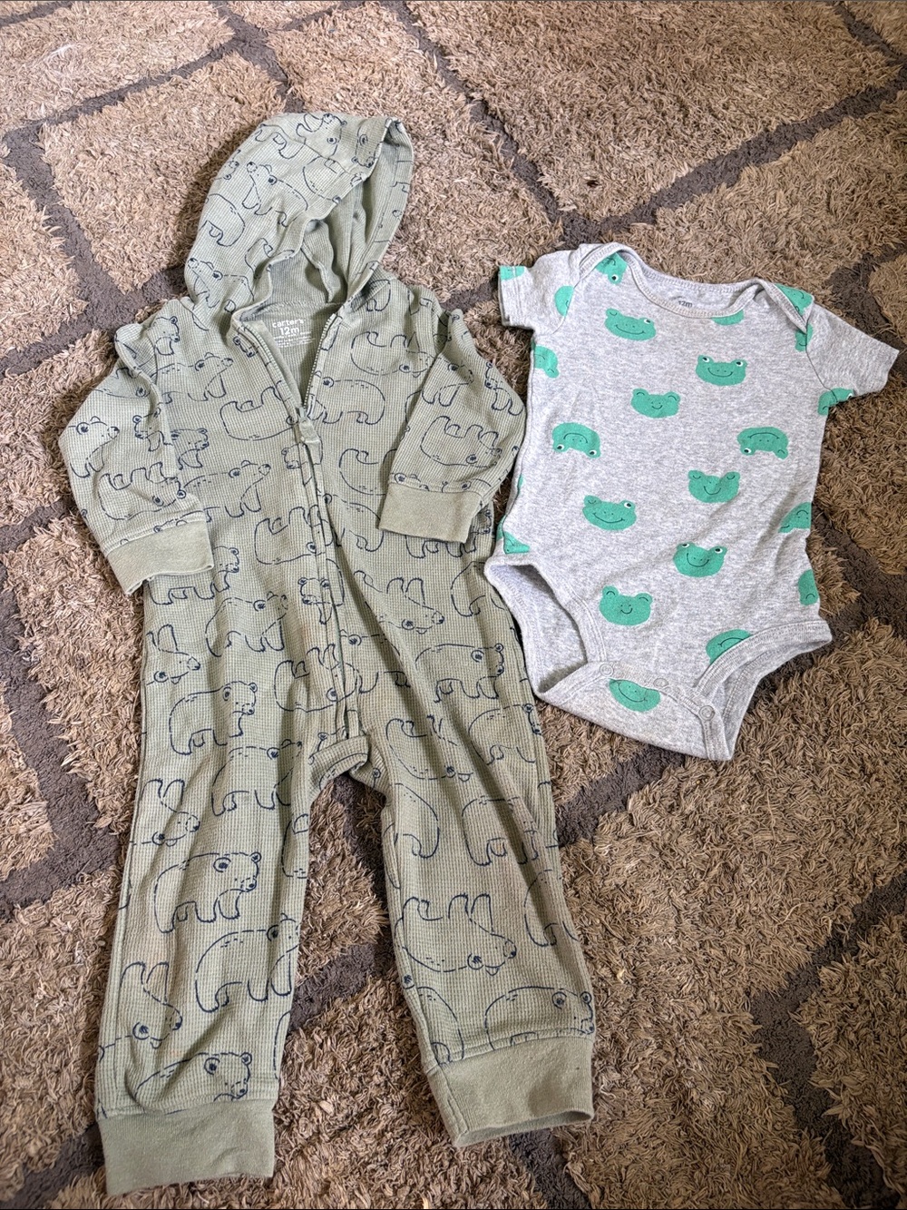 12 month Carter's bundle  Green Bear Hooded One-Piece with onesie Frog-Print